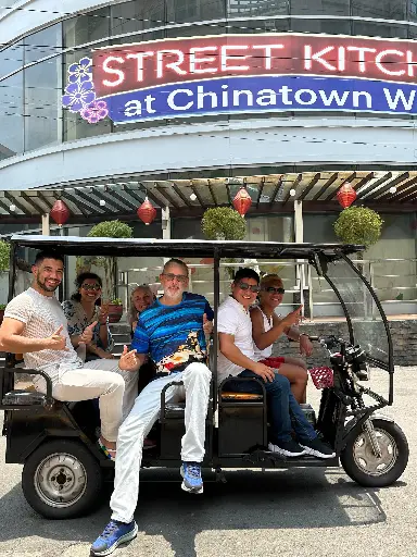 Discover The Real Manila with Tuktuk and Jeepney